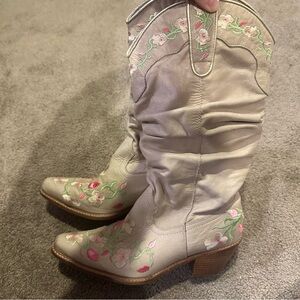 NaNa Embroidered Leather Heeled Cowboy Western Boots